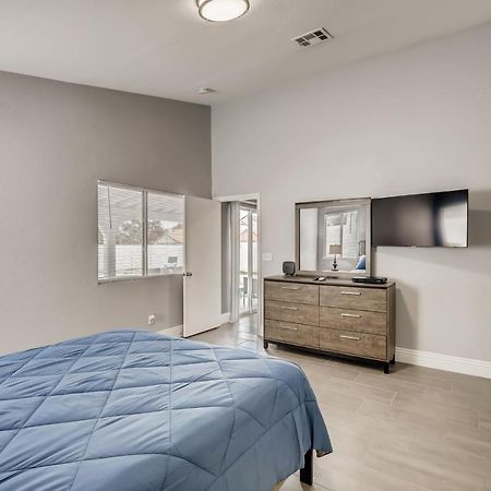 Luxurious House With A Pool, Spa, And Patio, Sleeps 6 Comfortably Las Vegas Luaran gambar