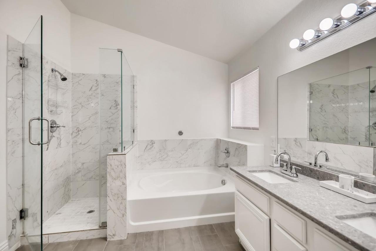 Luxurious House With A Pool, Spa, And Patio, Sleeps 6 Comfortably Las Vegas Luaran gambar