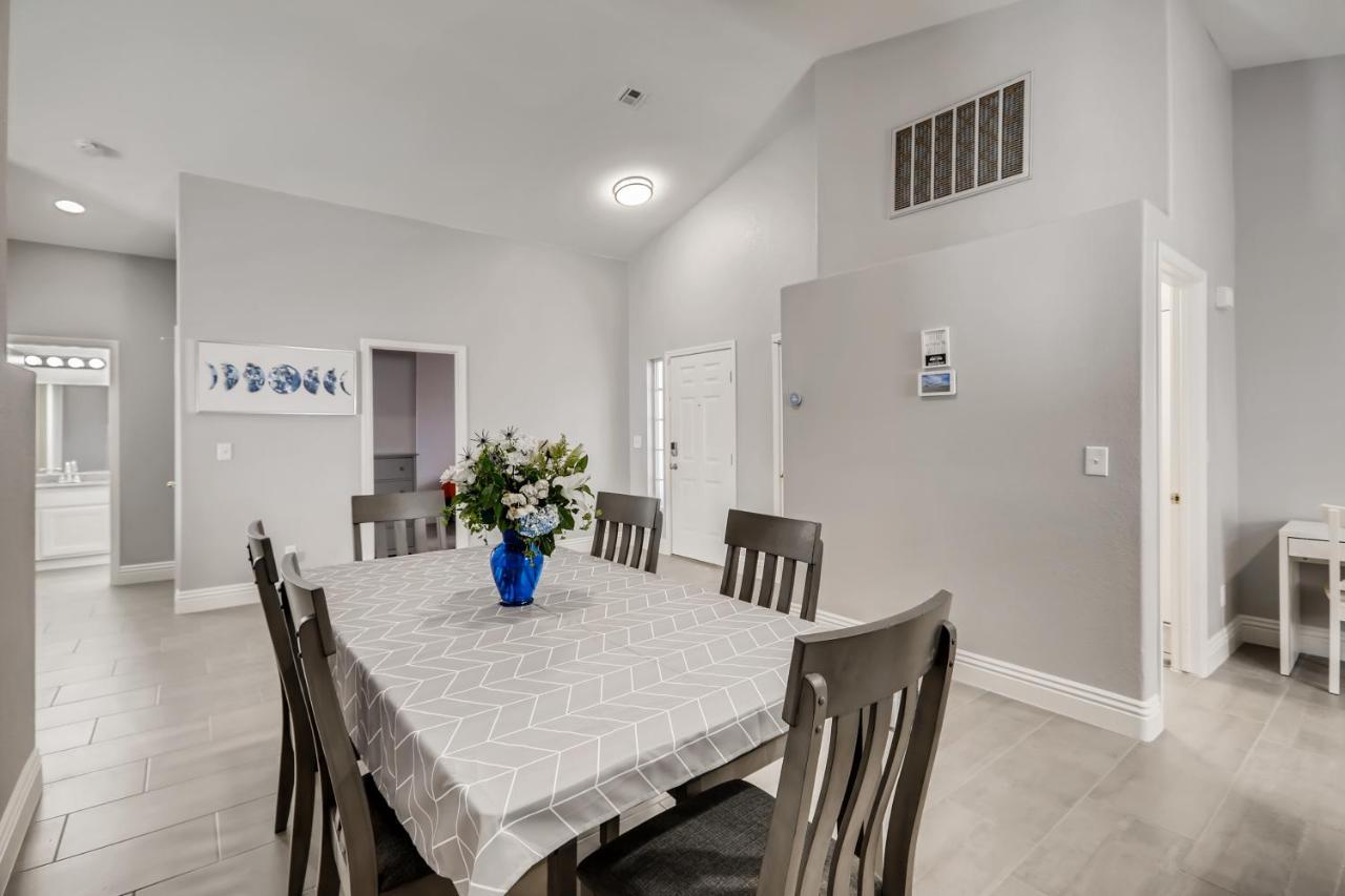 Luxurious House With A Pool, Spa, And Patio, Sleeps 6 Comfortably Las Vegas Luaran gambar