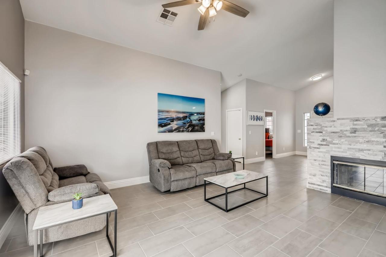 Luxurious House With A Pool, Spa, And Patio, Sleeps 6 Comfortably Las Vegas Luaran gambar
