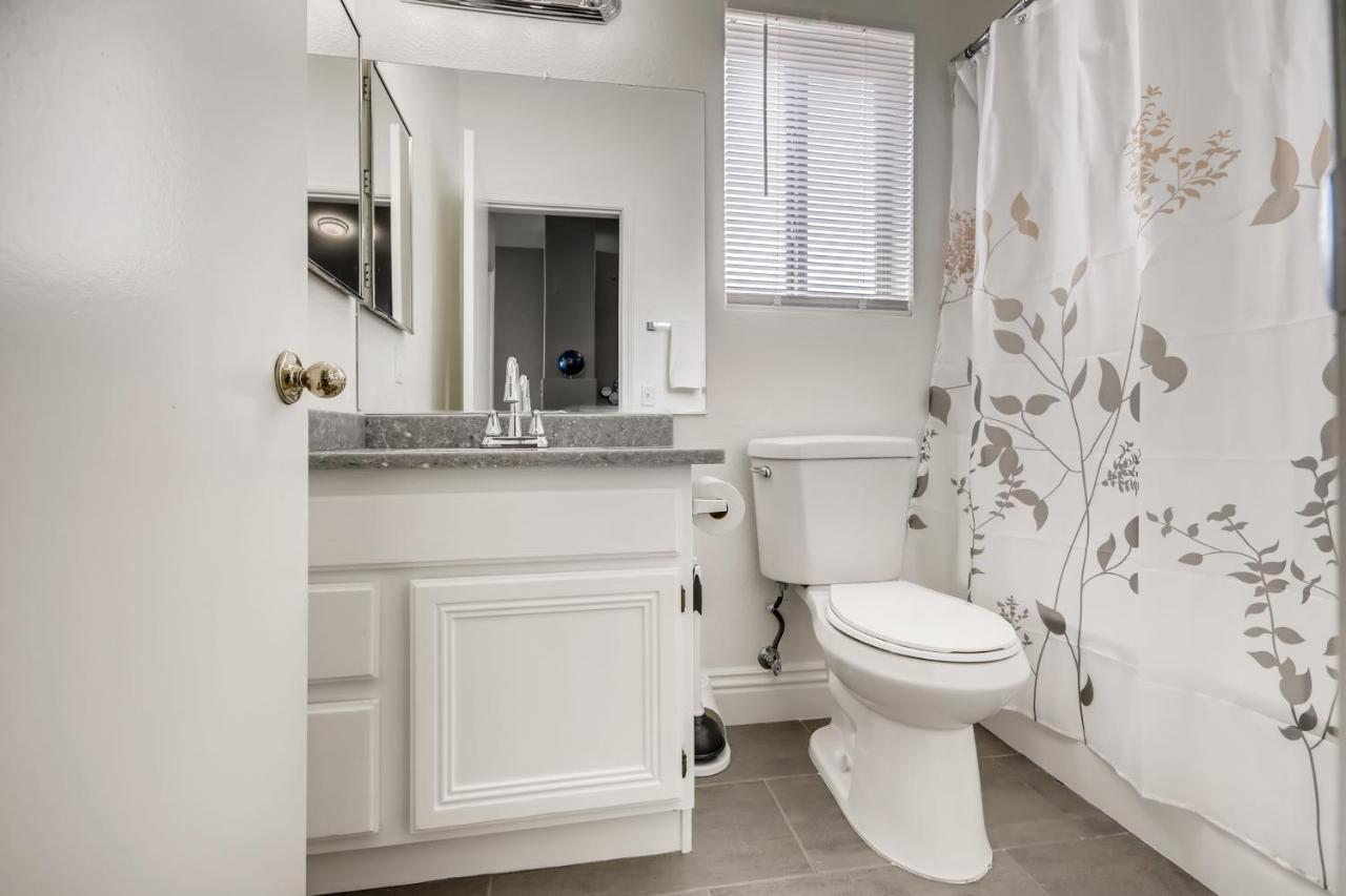 Luxurious House With A Pool, Spa, And Patio, Sleeps 6 Comfortably Las Vegas Luaran gambar