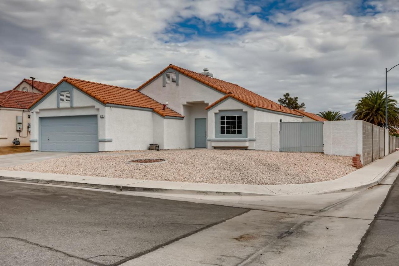 Luxurious House With A Pool, Spa, And Patio, Sleeps 6 Comfortably Las Vegas Luaran gambar