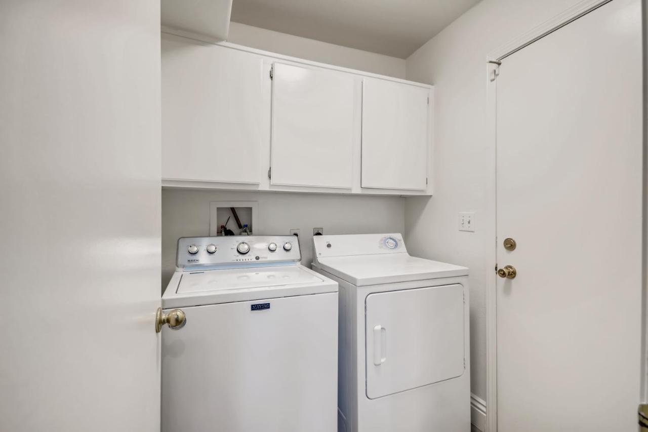 Luxurious House With A Pool, Spa, And Patio, Sleeps 6 Comfortably Las Vegas Luaran gambar