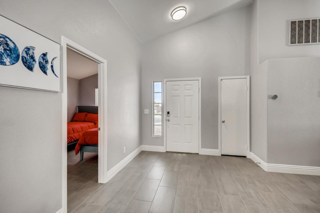 Luxurious House With A Pool, Spa, And Patio, Sleeps 6 Comfortably Las Vegas Luaran gambar