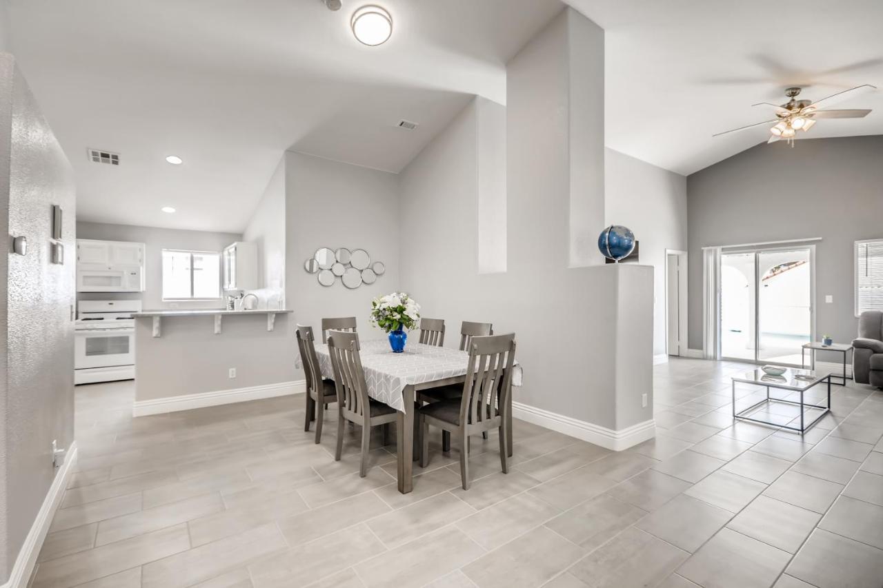 Luxurious House With A Pool, Spa, And Patio, Sleeps 6 Comfortably Las Vegas Luaran gambar