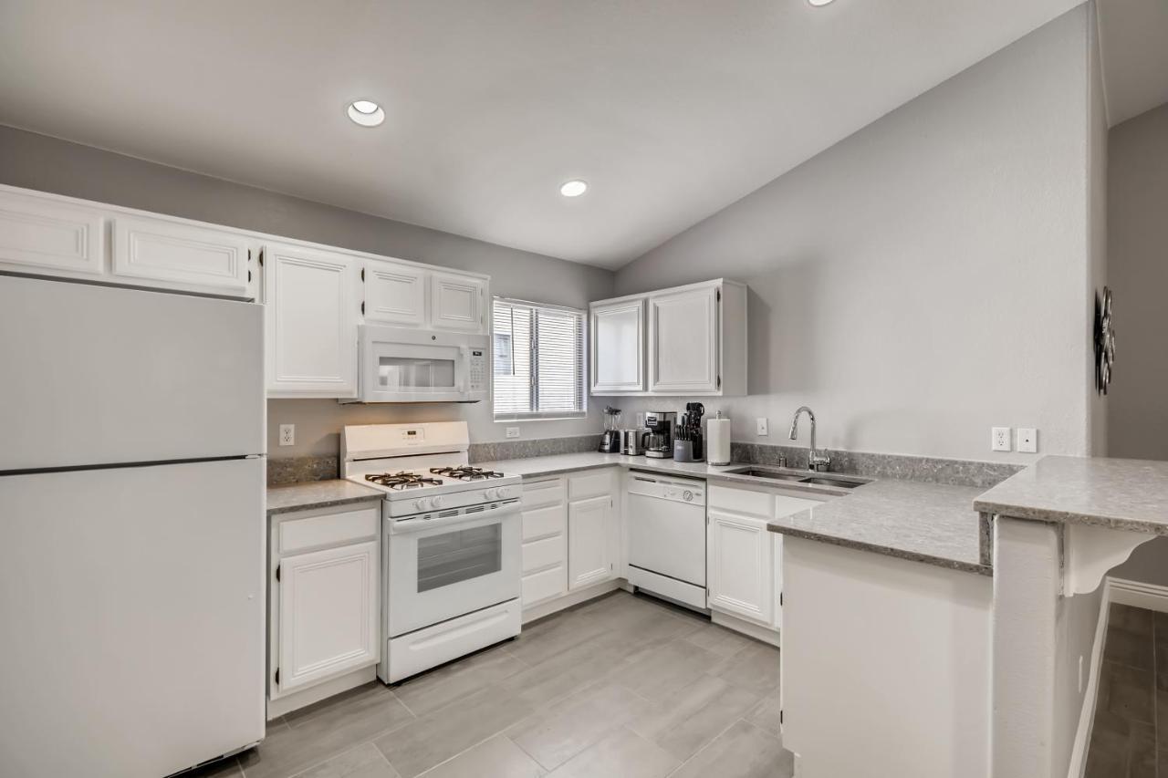 Luxurious House With A Pool, Spa, And Patio, Sleeps 6 Comfortably Las Vegas Luaran gambar