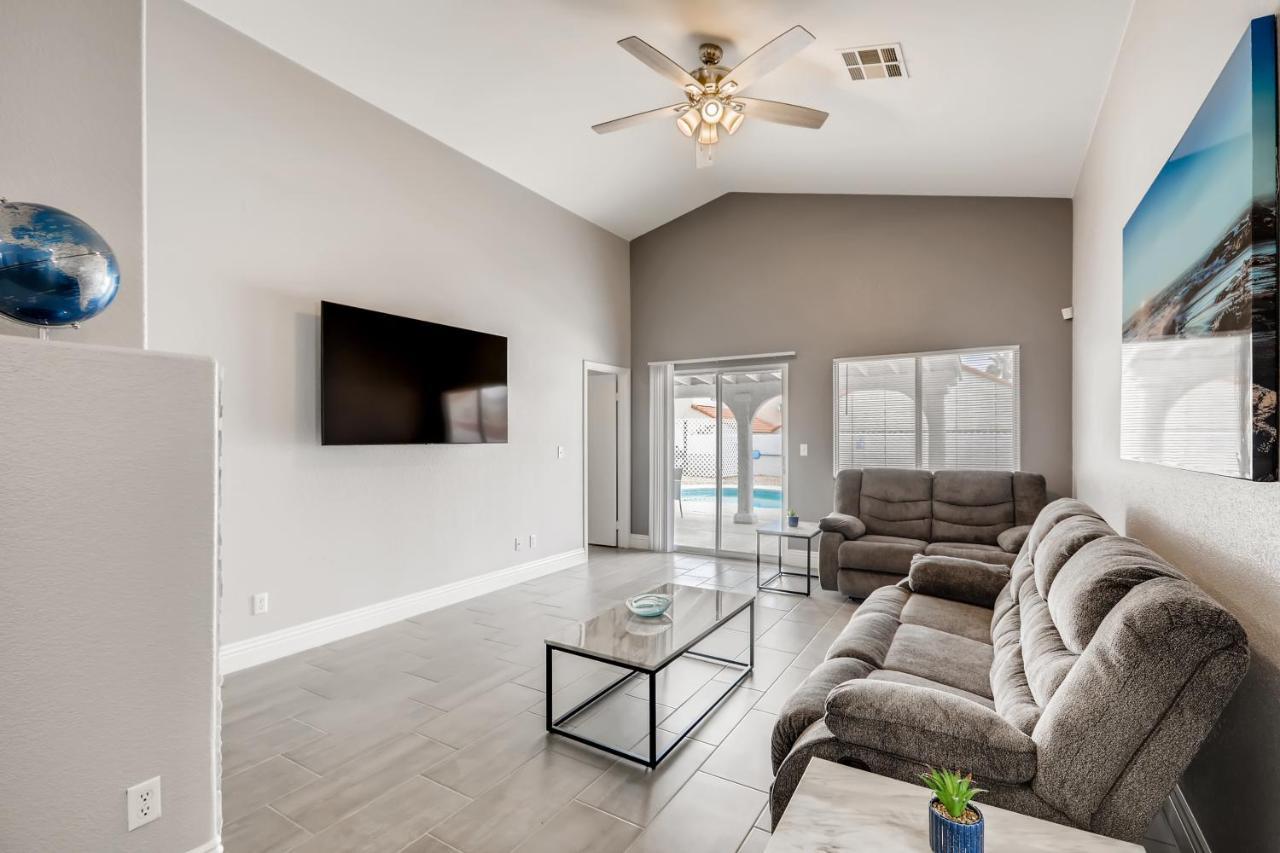 Luxurious House With A Pool, Spa, And Patio, Sleeps 6 Comfortably Las Vegas Luaran gambar