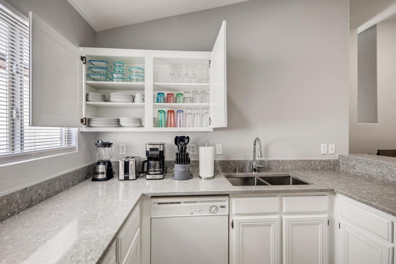 Luxurious House With A Pool, Spa, And Patio, Sleeps 6 Comfortably Las Vegas Luaran gambar