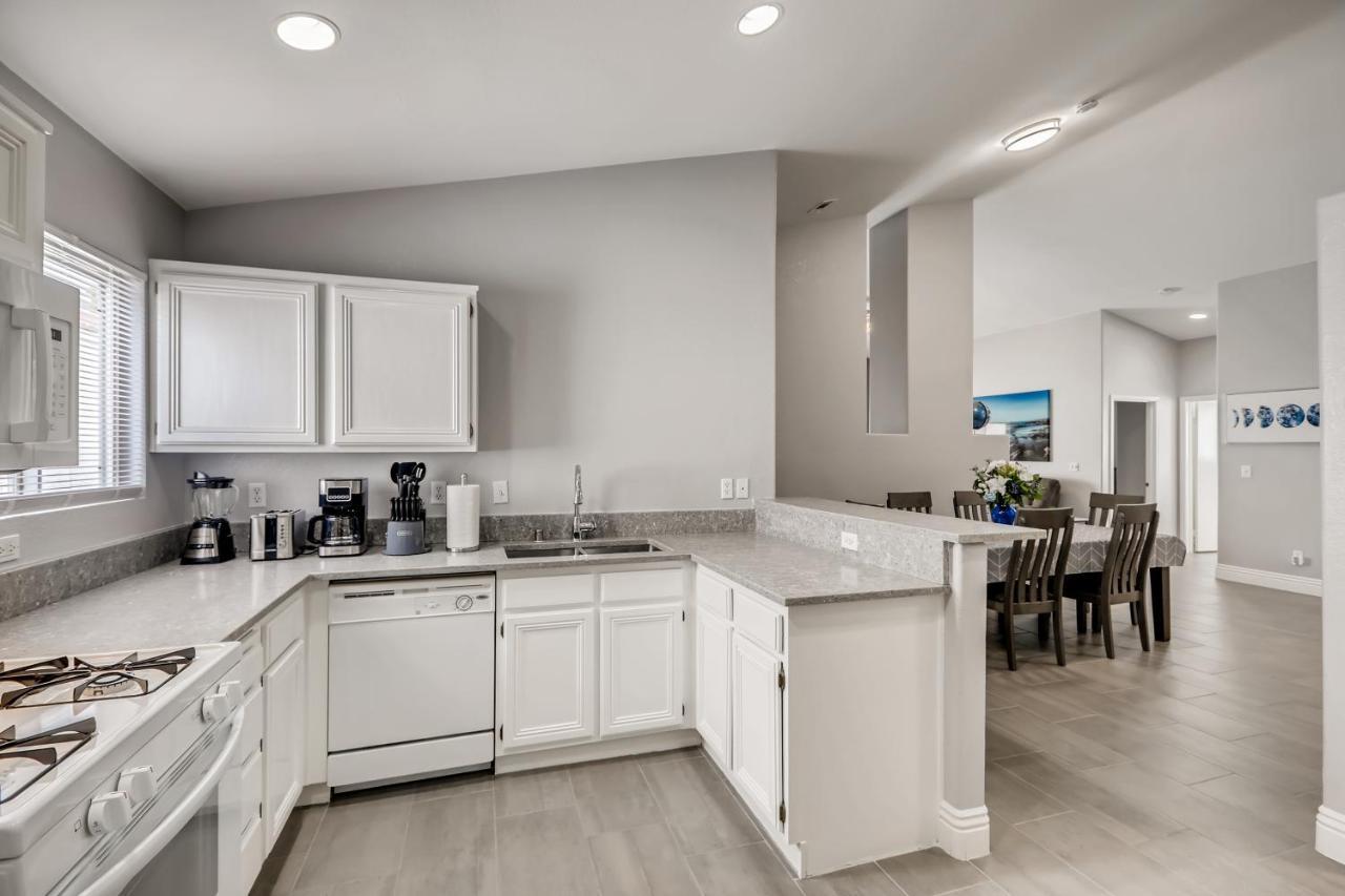 Luxurious House With A Pool, Spa, And Patio, Sleeps 6 Comfortably Las Vegas Luaran gambar