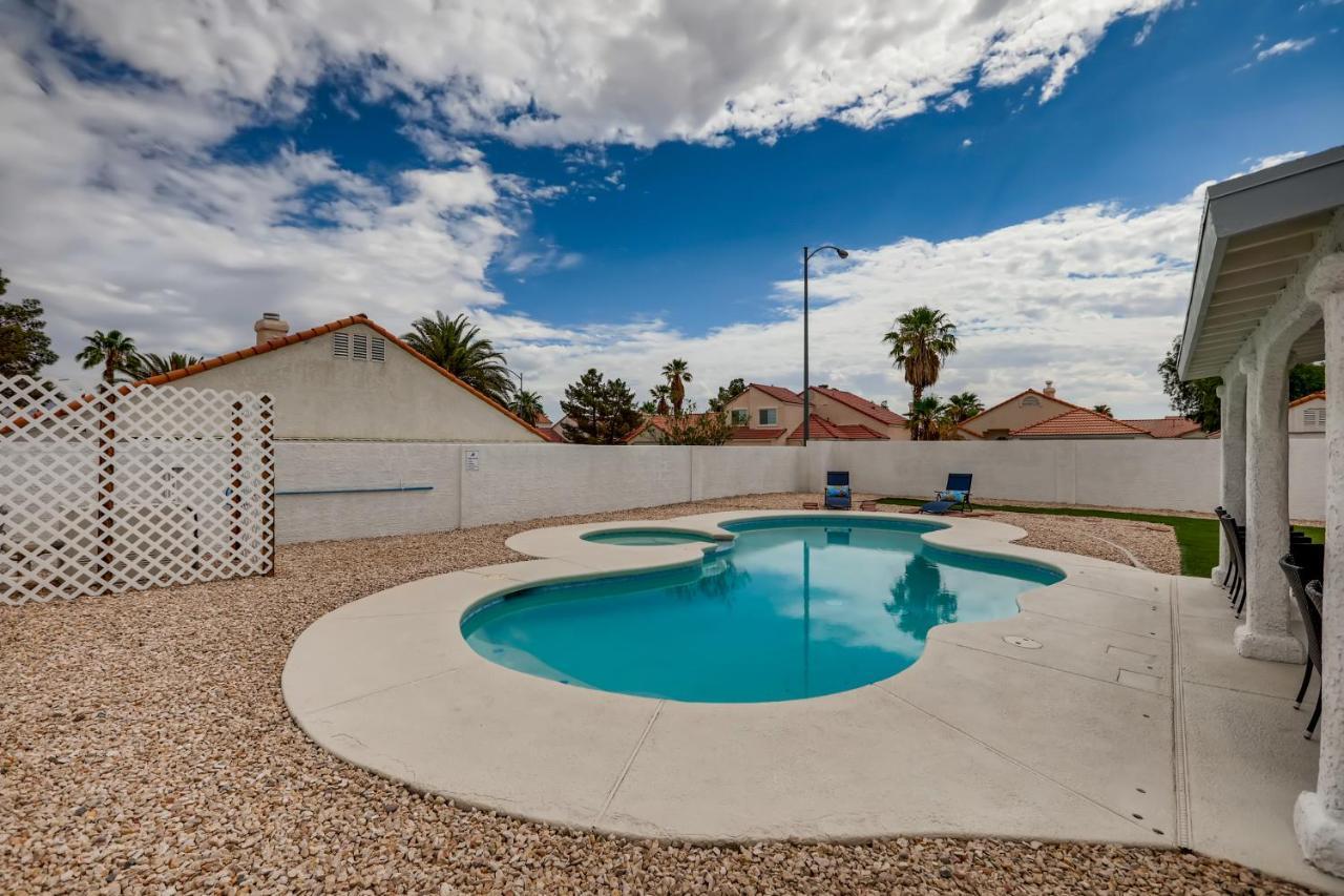 Luxurious House With A Pool, Spa, And Patio, Sleeps 6 Comfortably Las Vegas Luaran gambar